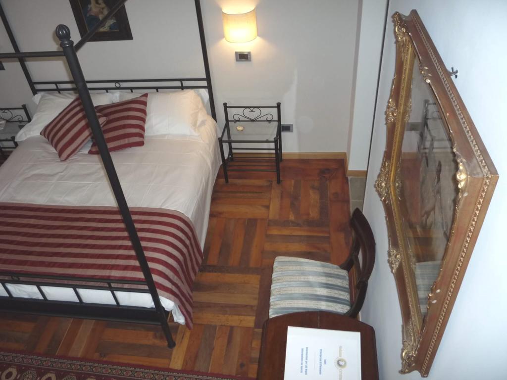 Madama Cristina Bed & Breakfast Torino Cameră foto